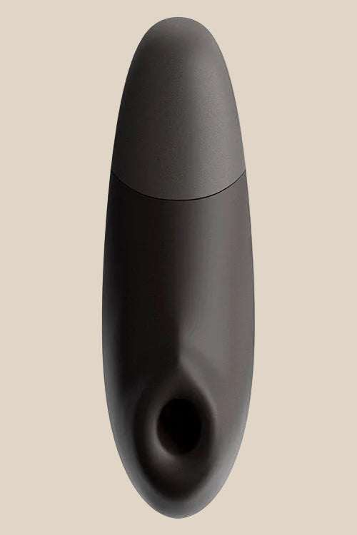 Close-up of the broad Pleasure Air stimulation head on the Black Womanizer Enhance.